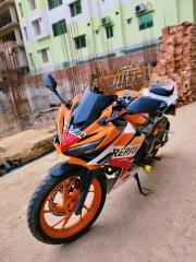 Honda CBR 150R Repsol